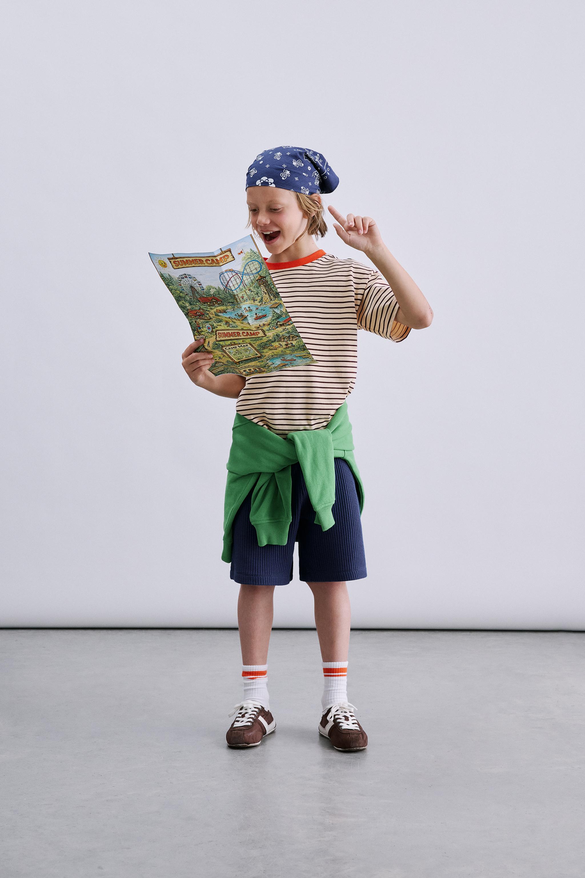 CONTRAST STRIPE T-SHIRT